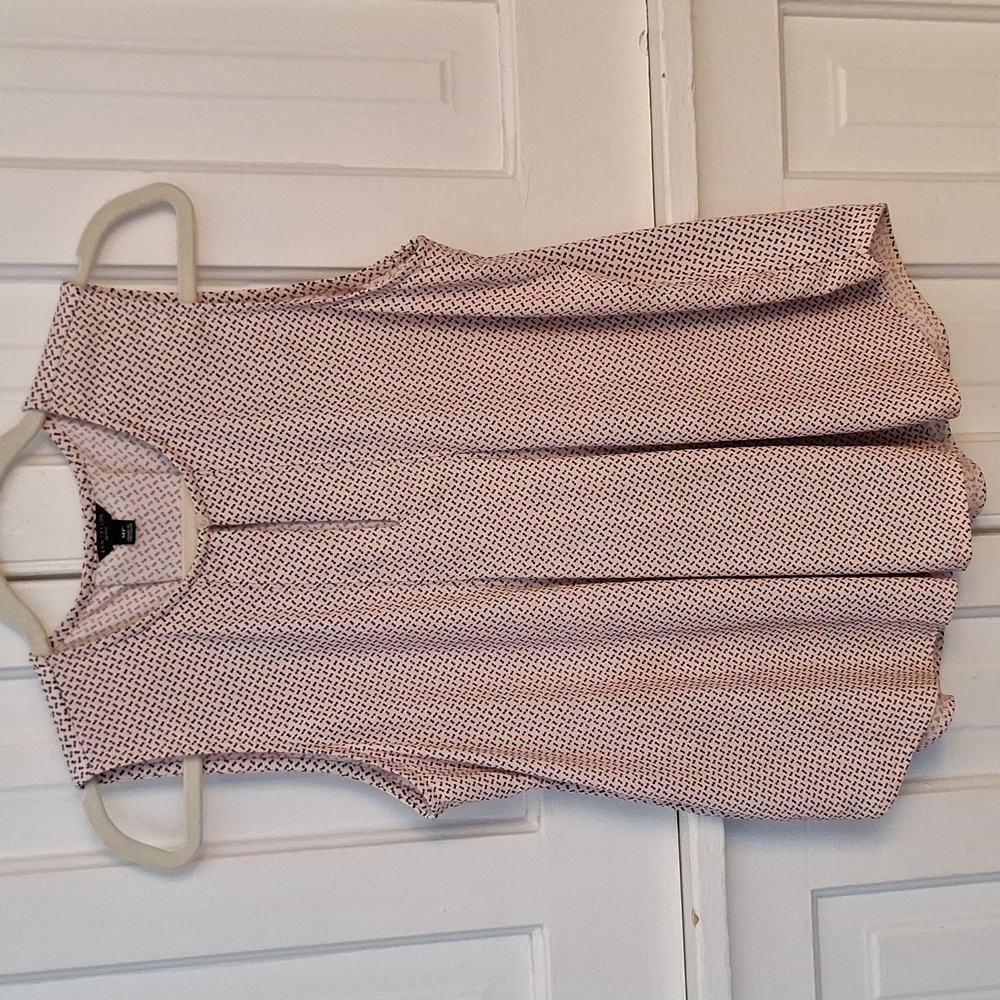ANN TAYLOR Sleeveless Pleated Pink Blouse